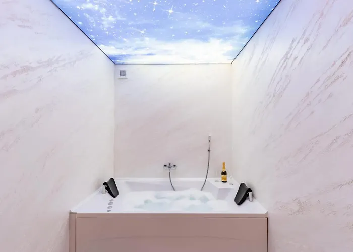 Wellness & Red Paradise *